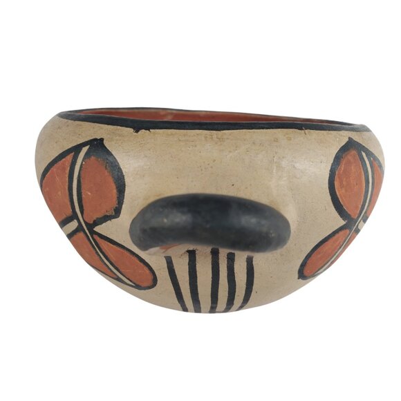 Santo Domingo Pueblo (Kewa) Hand-Coiled Pottery Bowl with Handles-vintage item - Picture 11 of 14